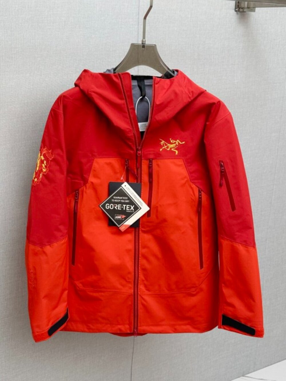 Arc'teryx Alpha SV Jacket